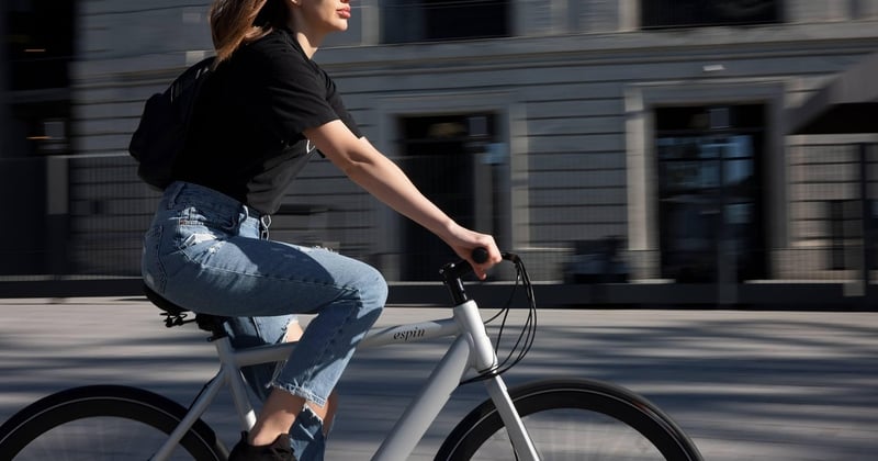 Les ventes de vélos électriques progressent et bouleversent le marché